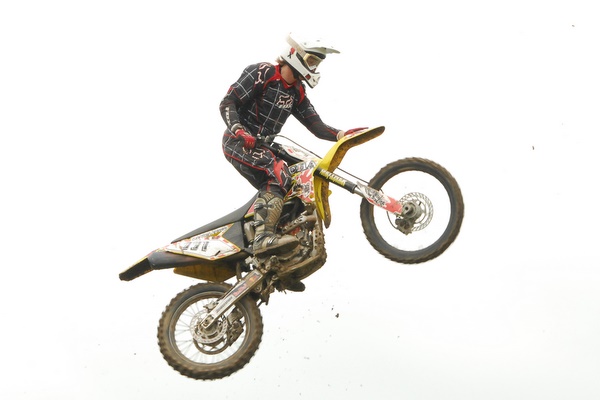 Nass bis auf die Ketten