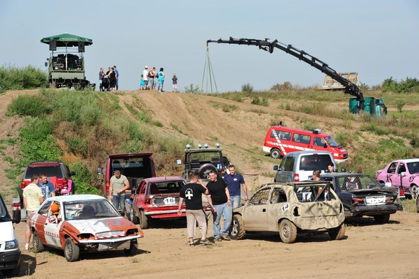 Stockcarpiloten ließen die Blechfetzen fliegen